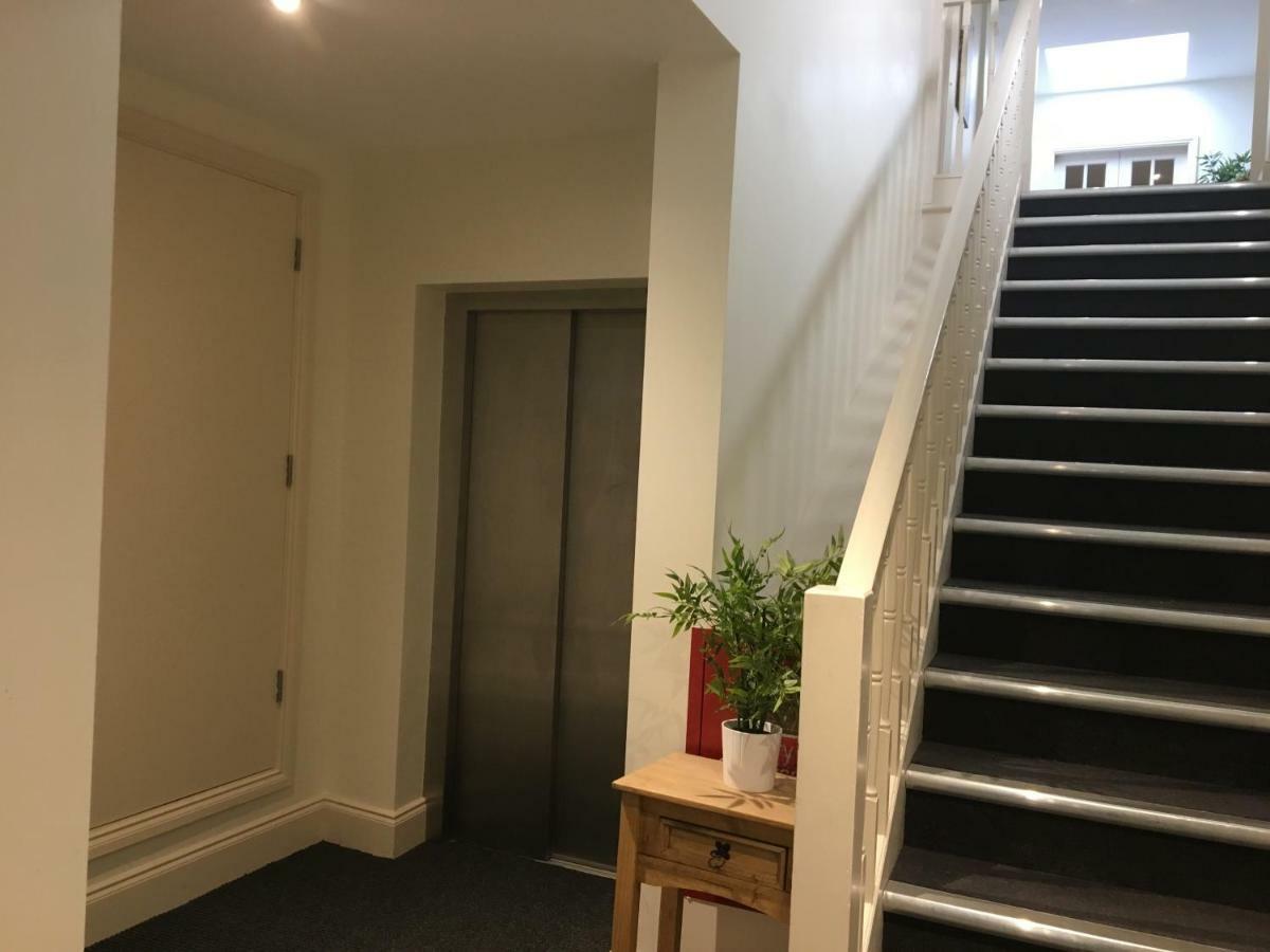 Star Tree Apartment ยอร์ค ภายนอก รูปภาพ