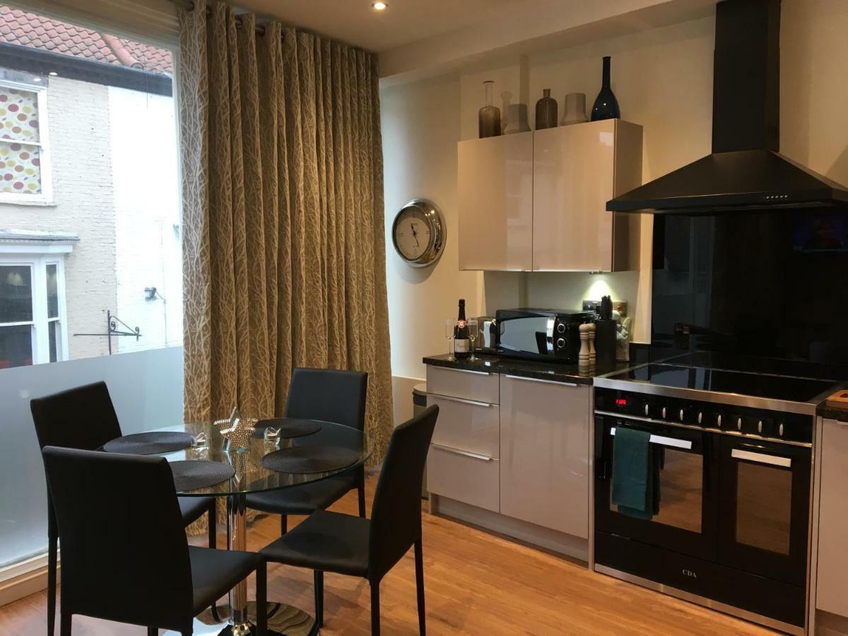 Star Tree Apartment ยอร์ค ภายนอก รูปภาพ
